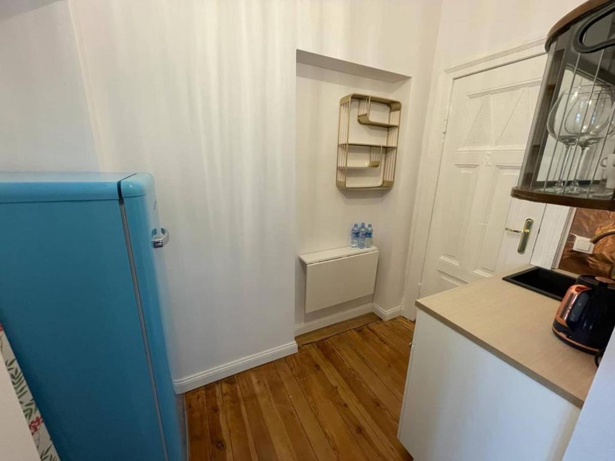 1936 , Parking Apartment