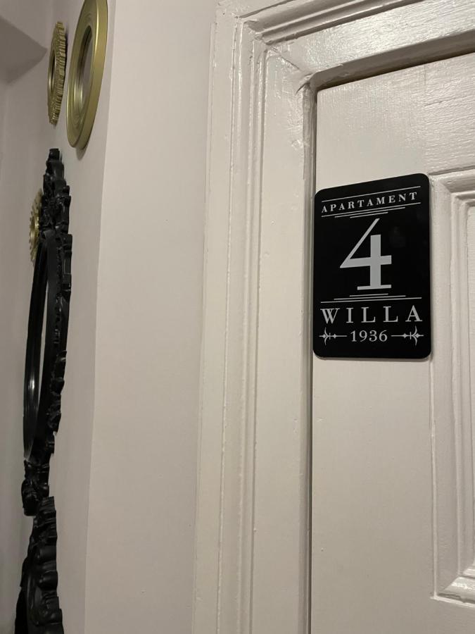 1936 , Parking Apartment *