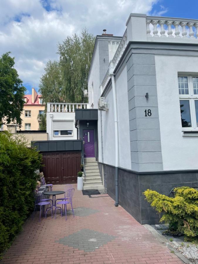 Apartment 1936 , Parking *